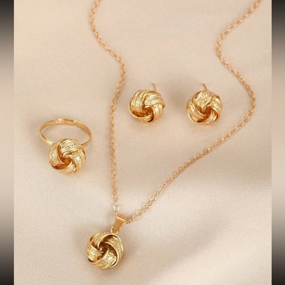 Elegant Gold Jewelry Set Simple & Fashionable Twisted Rope  Set